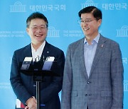 한동훈·이재명, 채상병특검·금투세·25만원법 논의…내달 1일 회담