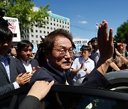 학생인권조례 등 현안 속 ‘진보 교육감’ 하차 “법원 결정 존중하지만…기막힌 현실에 회한”