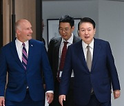 Yoon stresses multilateral ties in Indo-Pacific during meeting with US representatives