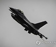 “조종사 6명뿐인데”...서방 지원 F-16전투기 추락에 우크라 ‘발칵’