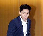 음주운전→폭행 논란 딛고 활동 재개 하나…강인, 10년 만에 프로필 촬영