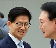 "국민과 싸우겠다는 거냐" 野 반발에도…尹, 김문수 임명 강행 왜?