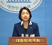 민주 "새 역사교과서 보니…미래 세대까지 뉴라이트 물들이려 해"