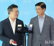 한동훈-이재명 회담서 채상병특검·금투세·25만원법 논의키로