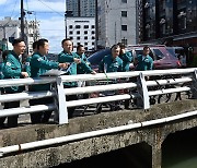 마산척산천 교량 점검하는 이한경 재난안전관리본부장