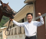 불가능을 가능으로.. 한국 경마 'GOAT' 김영관 조교사, 역대 최다 1500승 금자탑