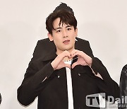 [TD포토] 2PM 닉쿤 '훈훈한 하트'