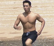 '1박2일' 새 멤버 이준 집 기습 방문…매니저도 당황