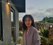 소녀시대 유리, '제2의 이효리' 다 됐네… 제주 마당서 여유