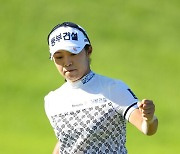 '가을 여왕' 김수지, 시즌 첫 우승 시동 [KLPGA KG레이디스 오픈]