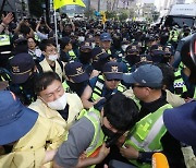 ‘공무원-경찰’ 충돌 재현되나…대구퀴어축제 다음달 개최