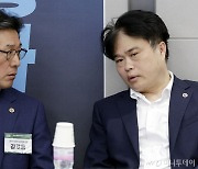 "의사가 환자 곁에 있어야 한다는 생각 내려놓자" 의협 '투쟁 의지'