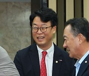 與 “민주당, 검찰 겁박해도 이재명 범죄 가려지지 않아”