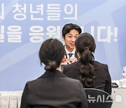 채용 계획 역대 최저…취업 가능성 높이려면[하반기 채용②]