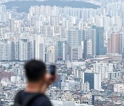 “집값 잡았다”→“과열 분위기 진정시켜야”… 2년 새 달라진 尹정부 부동산 메시지