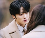 김재중, 진세연과 설렘 폭발 첫 키스 (나쁜 기억 지우개)