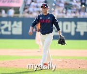 [MD포토] 박세웅 '당당한 거인 발걸음'