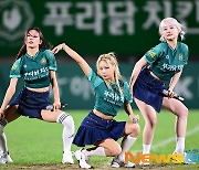 쓰리피스, 시선집중 축구장 무대[포토엔HD]