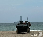 공중 엄호 받는 ACV