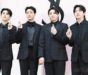 데이식스, 데뷔 9년 만에 멜론 차트 1위…리스너 고막 '녹아내려요'