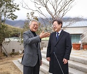 탁현민 "윤 대통령, 文과 비교되니 핍박"… 이재명도 文 만난다