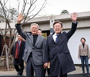 李 ‘文수사’ 당 차원 대응 지시… 8일 평산마을 예방