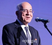 [포토]기조연설하는 마수드 아메드 글로벌개발센터(CGD) 원장