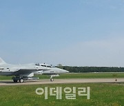 유럽 하늘 누비는 국산 전투기…폴란드는 FA-50 '열공중'[르포]