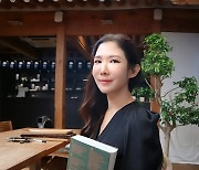 노엘라 "예술은 고정관념을 깨는 스토리텔링" [책과 사람]