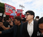 야, ISA 해외주식 허용에…한동훈 "국내 시장은 버리나" 비판