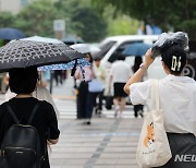 [내일 날씨] 전국 구름 많고 일부 지역 비…오후엔 33도 '찜통'