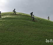 추석 앞두고 경주 대릉원 황남대총 새단장 [오늘의 한 컷]