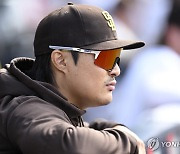 MLB닷컴 "김하성, 이달 초 복귀 여부 미정…송구 완전치 않아"