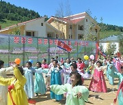 노동신문, 살림집 건설 소식 연일 보도…장강군 새 살림집