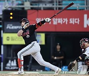 '월간 WAR 1.87' LG 오스틴, 8월 KBO '쉘힐릭스플레이어' 선정