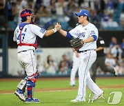 강민호·김재윤 '오늘 좋았어'