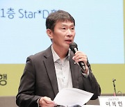 우리금융에 날 세운 이복현… "생보사 인수도 소통 없었다"