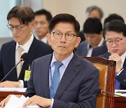 박지원 “기시다, 귀국 때 김문수 싣고 가라” 친일 역사관 논란 겨냥