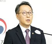 복지차관 "응급실 어려움 극복 가능…군의관 파견 도움될 것"