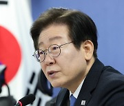 이재명 "의료 대란이 의사 탓? 민생 파탄은 국민 탓이냐"