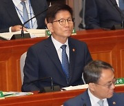 김문수 “일제 때 우리 국적은 일본…역사는 역사”