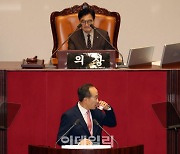 [포토]'물 마시는 추경호 원내대표'