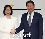 허은아 "주3일 출근 주2일 재택 어떤가"…최태원 "생산성만 충분하다면"