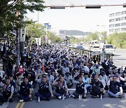 HD현대중공업 노조, 사측 첫 제시안 거부…"기대에 크게 못 미쳐"