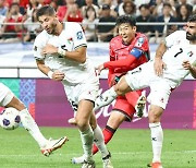 96위와 무승부 '망신 축구'…홍명보 호명에 야유 쏟아졌다