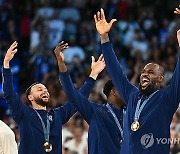 [NBA] "언젠간 르브론과 다시 뛰고 싶다" 커리의 간절한 소망