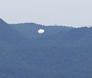 [속보] 합참 "북, 오늘 오전에도 쓰레기 풍선 또 부양"