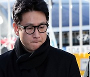 "이선균, 협박으로 극심한 고통"…공갈범에 돈 전달한 지인 증언