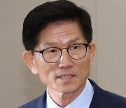 New Minister of Employment and Labor Kim Moon-soo again stirs controversy with his remarks