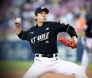 '조이현 시즌 첫 승' 5위 KT, 롯데 12-2 완파…4위 두산과 승차 '0'